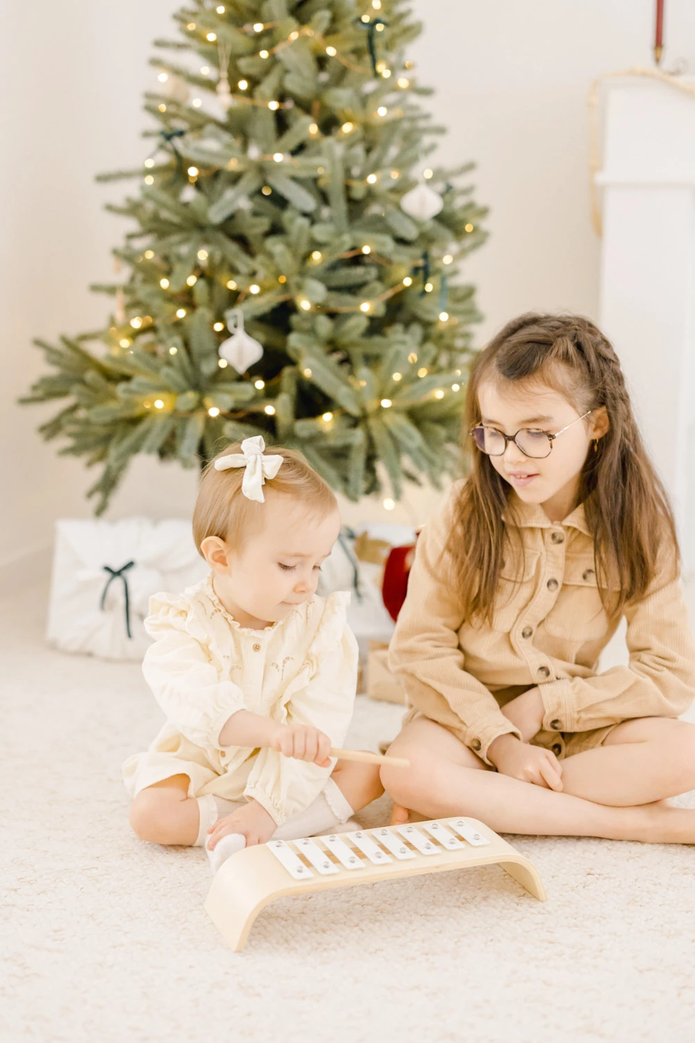 bonheur événement enfant gris marron